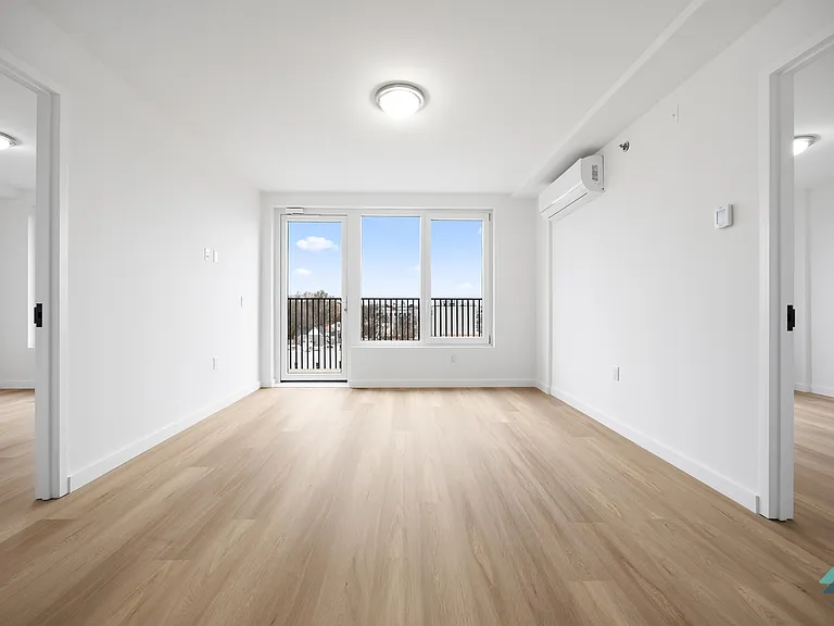 3510 Glenwood Rd #5H — Photo 4