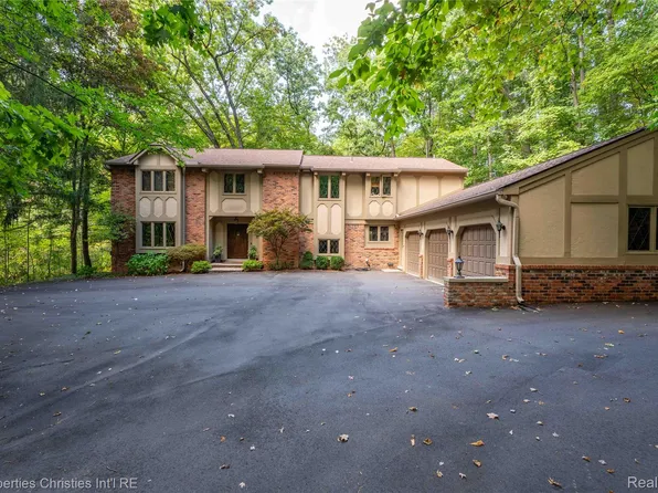 1100 Bretton Ln, Bloomfield Hills, MI 48304
