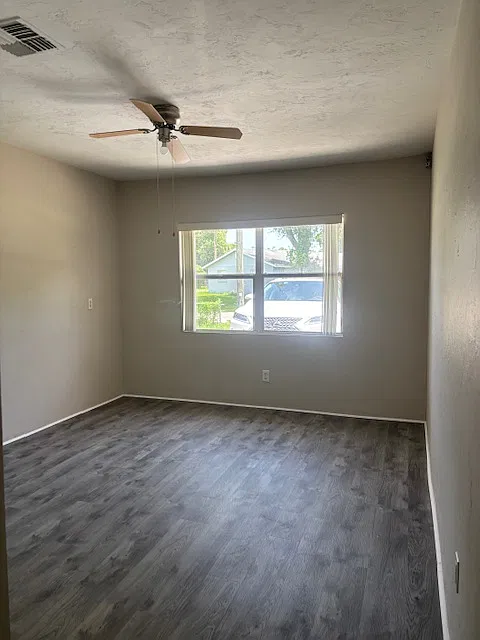 5 bed, 2539 sqft, $2,800 — Photo 4
