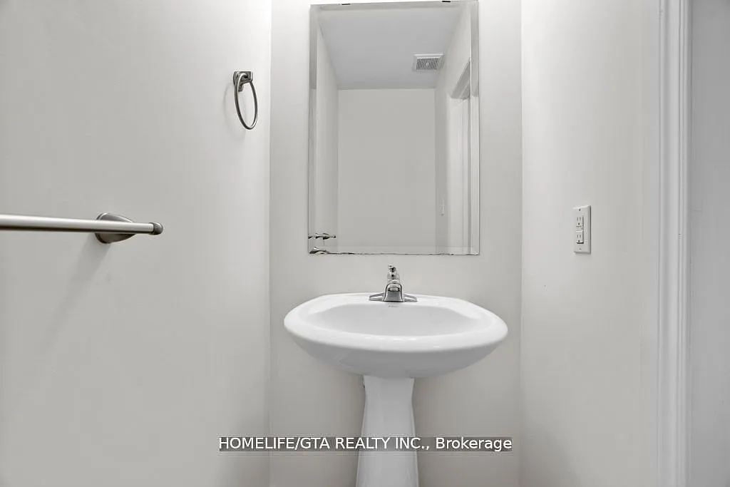 3 bed, $2,475 — Photo 4