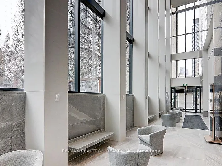 3 Gloucester St #1702 — Photo 5