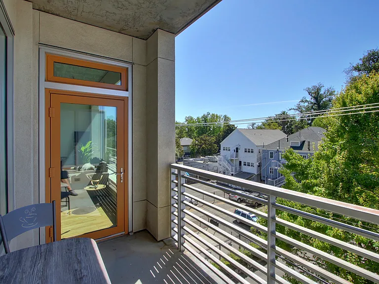 1818 L St #515 — Photo 44