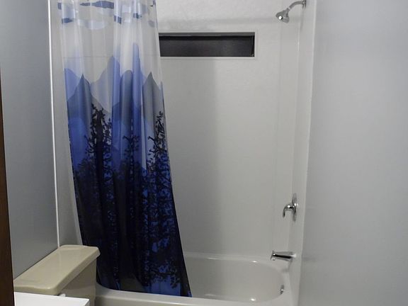 Bath/shower