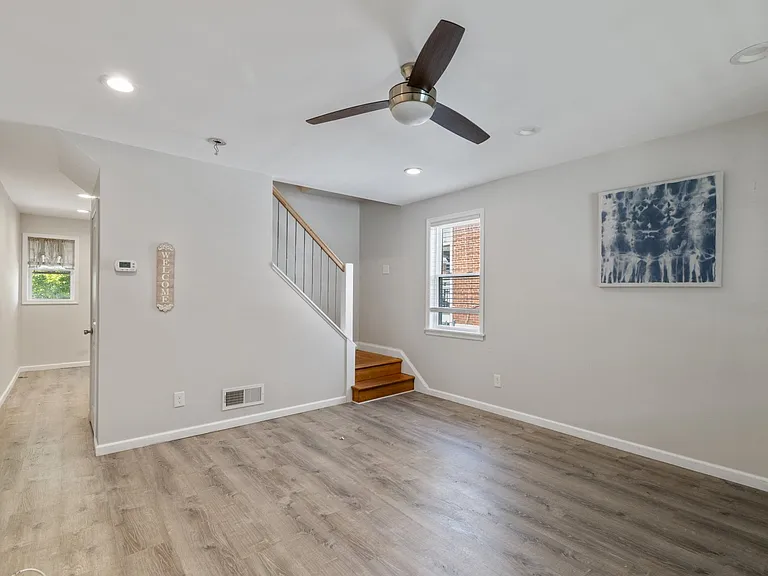 8530 Oakleigh Rd — Photo 3