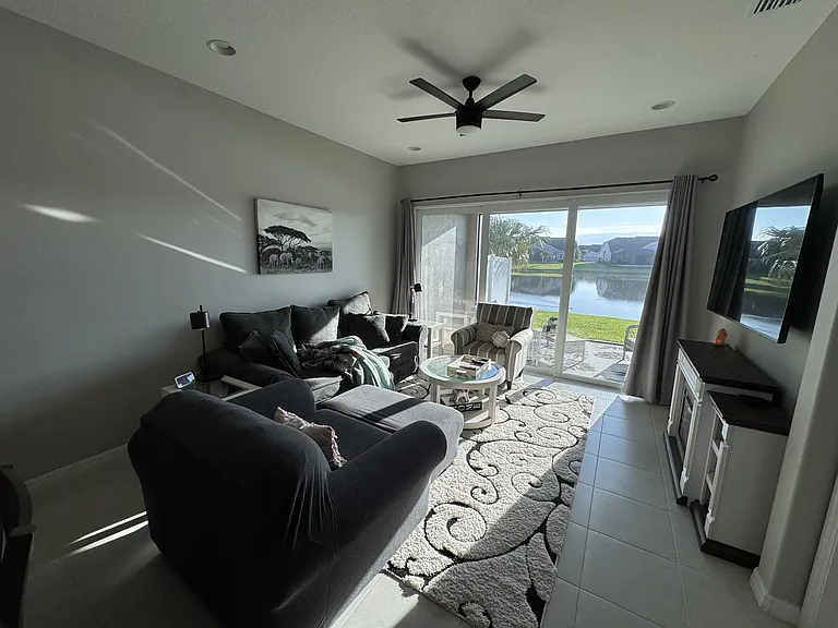 3010 Avalonia Dr — Photo 2