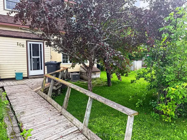 106 Argyle Ave, Iroquois Falls, ON P0K 1E0