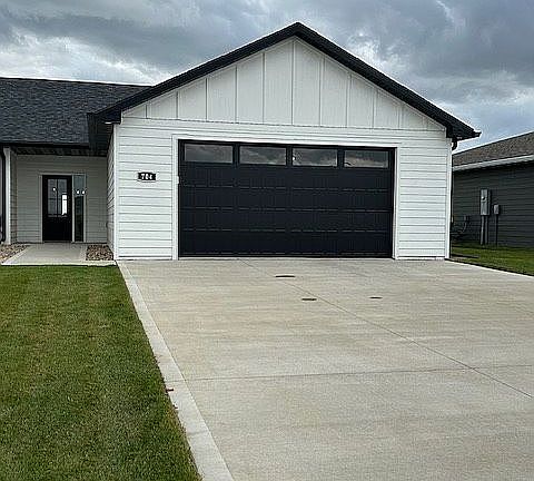 Front exterior w driveway