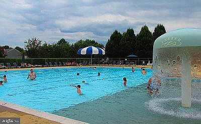 Community pool