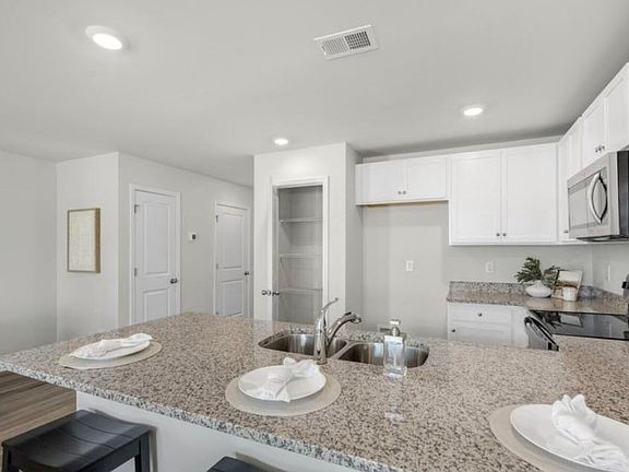 5th image of 4158 High Glen Dr
