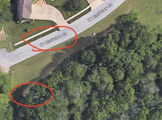 3396 W Bluffview St, Springfield, MO 65810