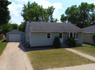 302 16th Ave NE, Austin, MN 55912