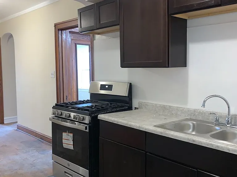 2900-04 N Laramie Avenue W George St #5200-06 — Photo 37