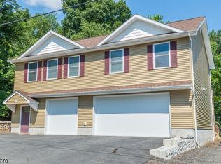 6 Yellowstone Ave, Hewitt, NJ 07421