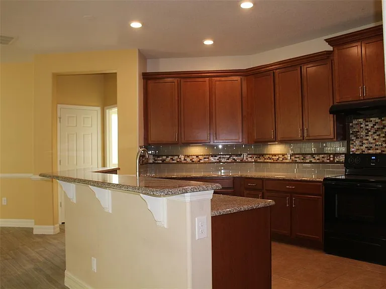 12067 Sumter Dr — Photo 5