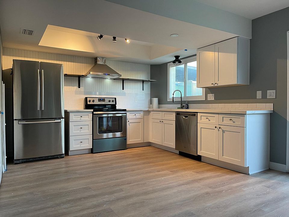 Kitchen new cabinets and all new appliances