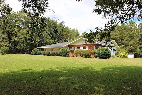 2nd image of 1784 Simpson Highway 28 W