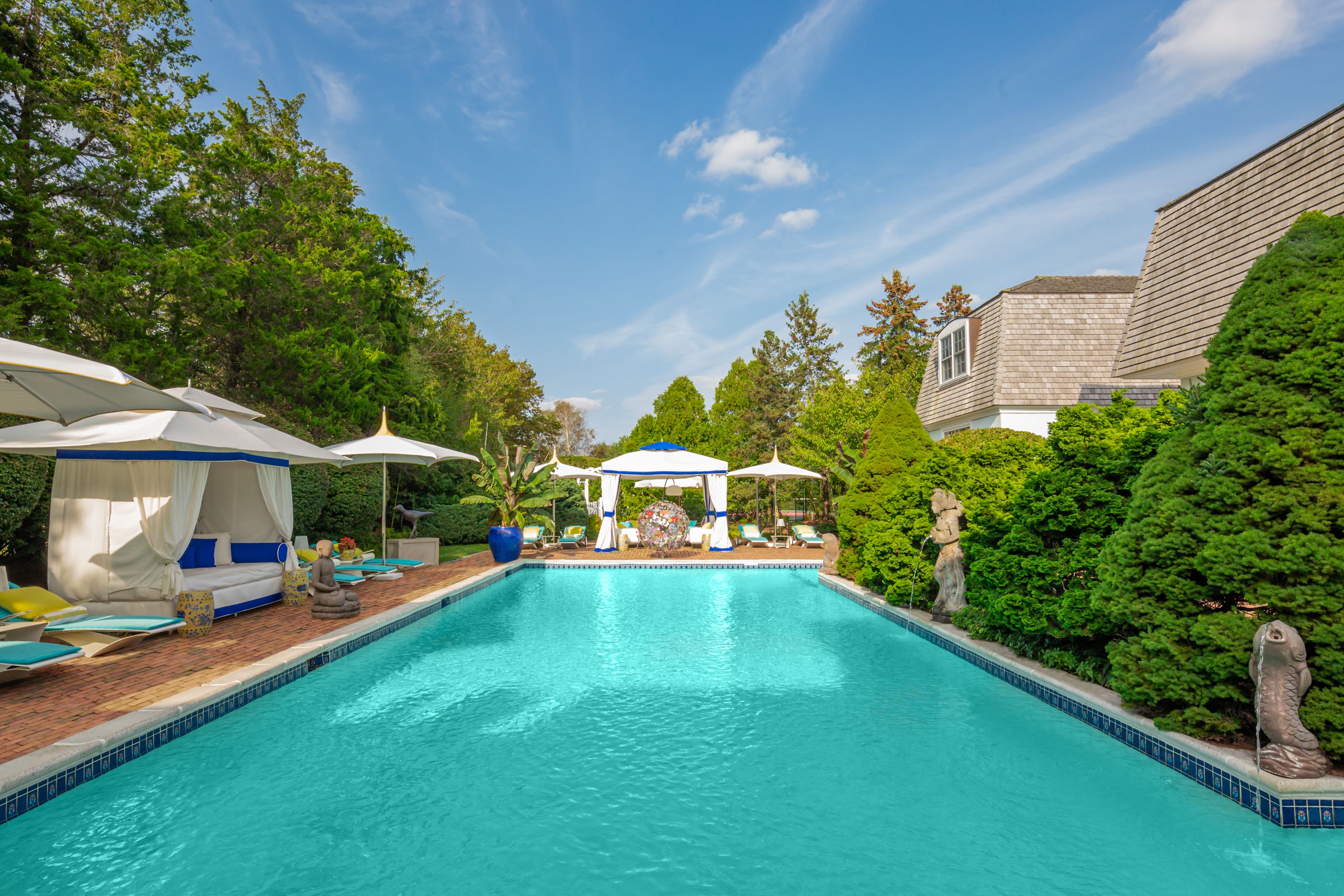 19 Duck Pond Ln in Southampton Out East