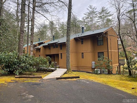 4th image of 24 Meadow Way #E