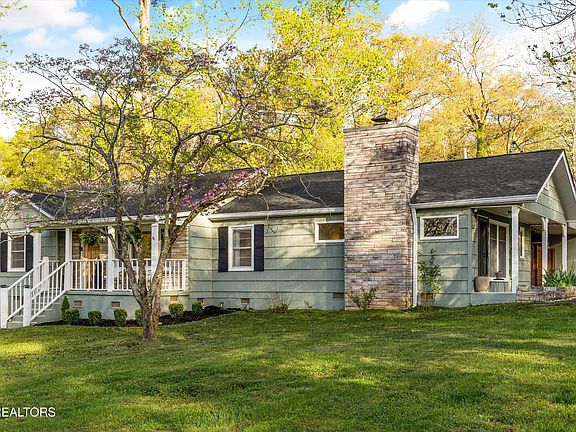4th image of 4021 Garden Dr