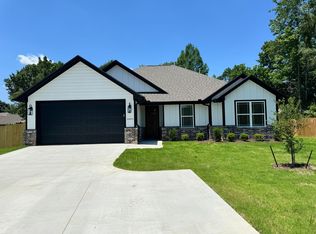 3691 Old Omen Rd, Tyler, TX 75707