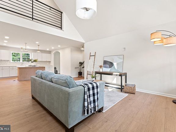 3rd image of 4263 Hadamar Rd