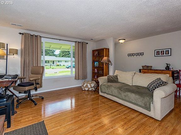 5th image of 3303 NE 121st Ave