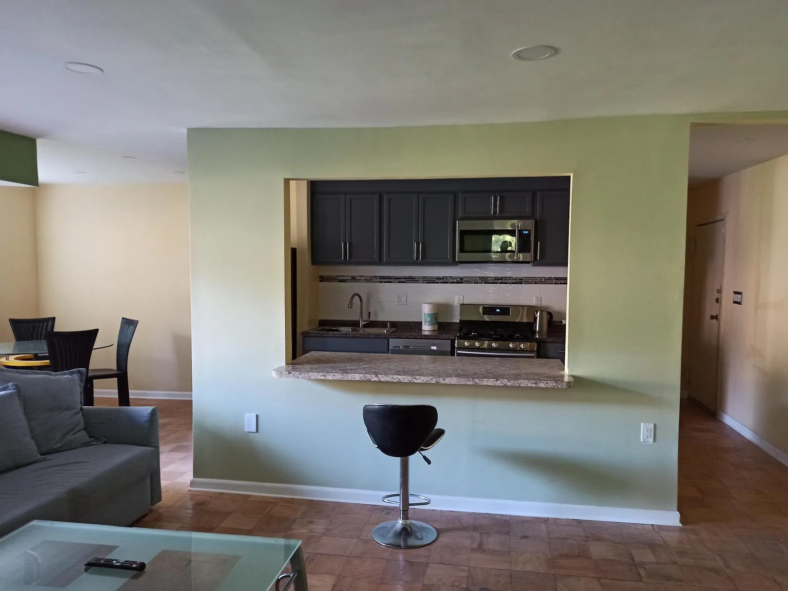 2 bed, 1100 sqft, $1,950 — Photo 2