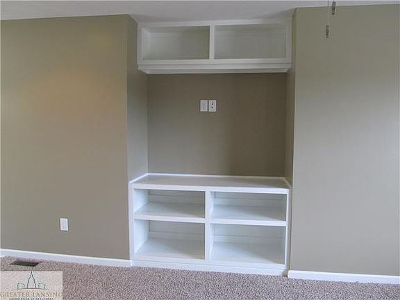 3rd image of 315 Brittany Ln