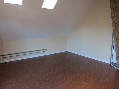 3rd image of 1033 N Paulina St APT 3R