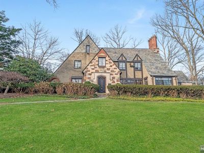 374 Heights Rd, Ridgewood, NJ, 07450