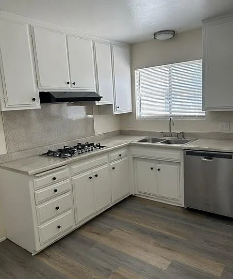26081 Lawton Ct — Photo 4