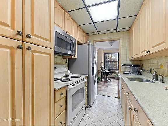 3rd image of 2 Tudor City Pl APT 4HS