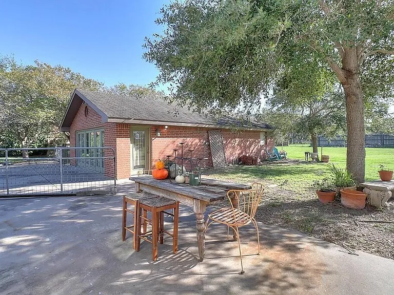 3417 Newcastle Dr — Photo 28