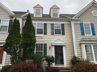 46809 Lawnes Creek Ter, Sterling, VA 20165