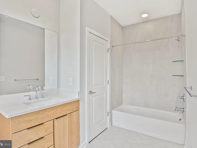 5933 Stonehenge Pl — Photo 21