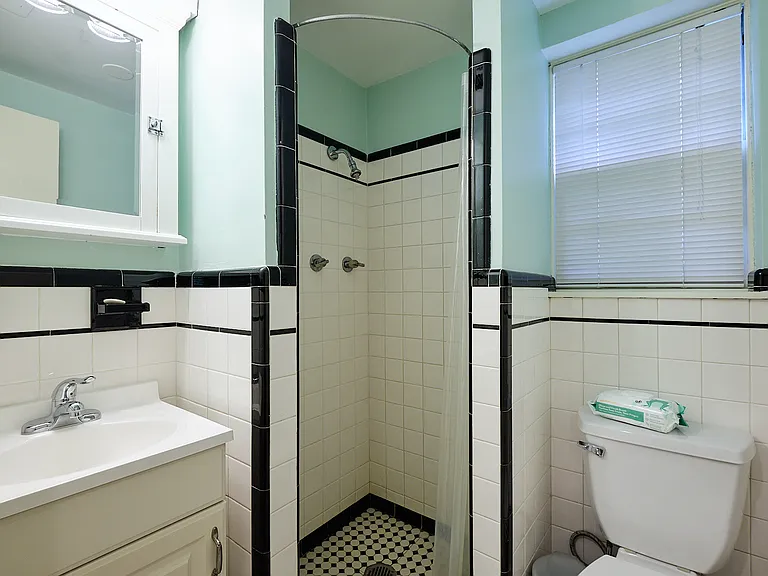 1318 Perry St NE — Photo 41