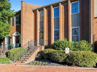 5211 Glenridge Dr, Sandy Springs, GA 30342