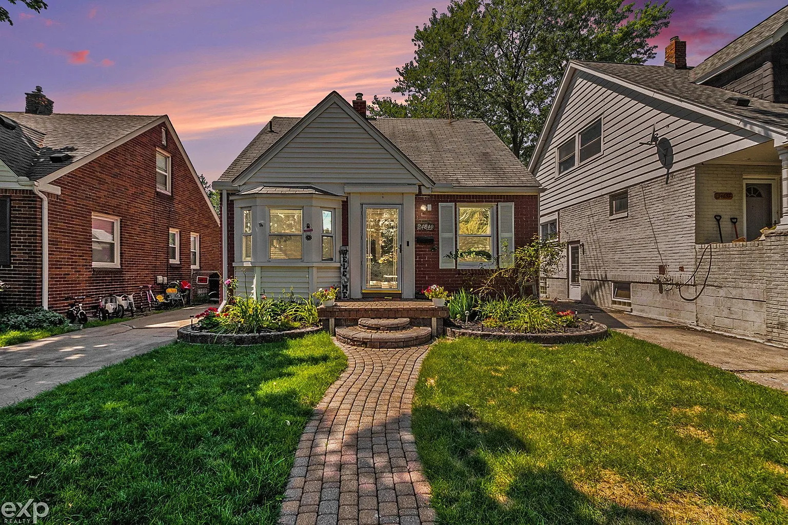 24849 Landau St photo 1
