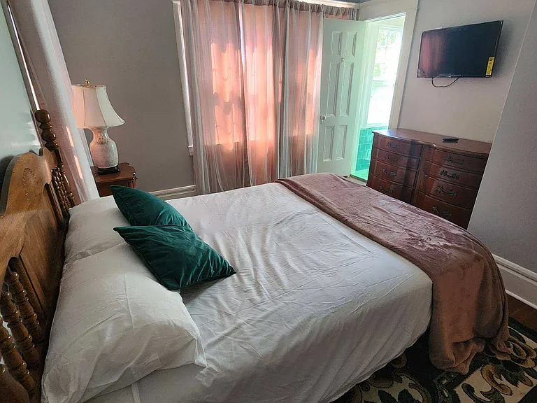 1530 N San Joaquin St — Photo 18