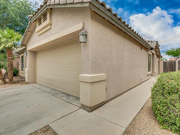 4th image of 42622 W Michaels Dr