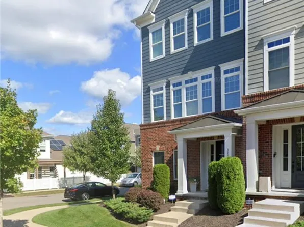 323 Osona Ln, Mars, PA 16046