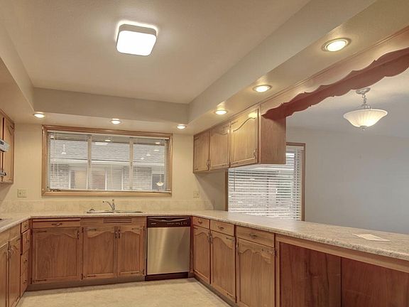 3rd image of 6510 E Evergreen Blvd