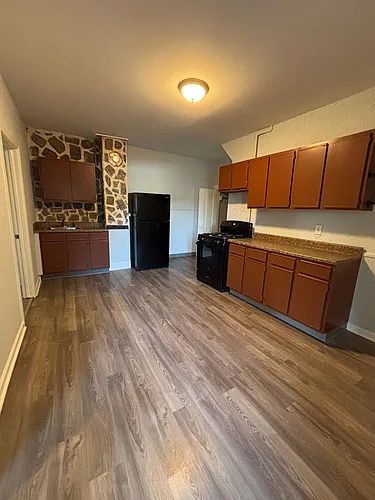 571-573 Howe Ave #573-1 Photo 1