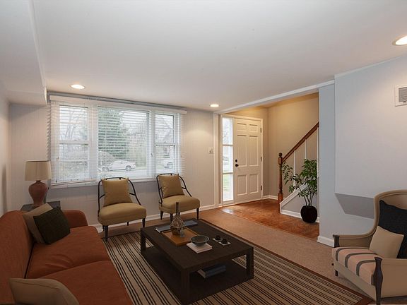 3rd image of 60 Sheridan Ave