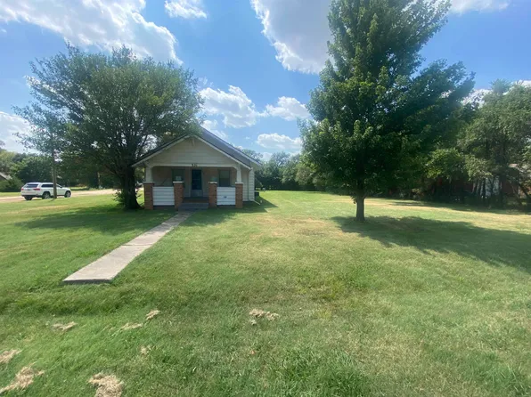 321 E 3rd St, Bison, KS 67520