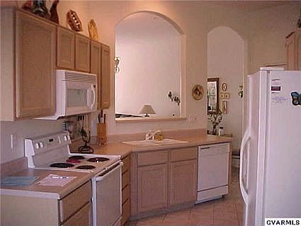4th image of 2223 S Cliff Dr