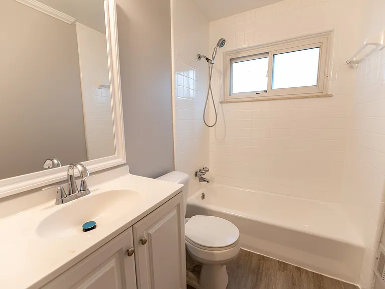 23072 Lauren Ave — Photo 16