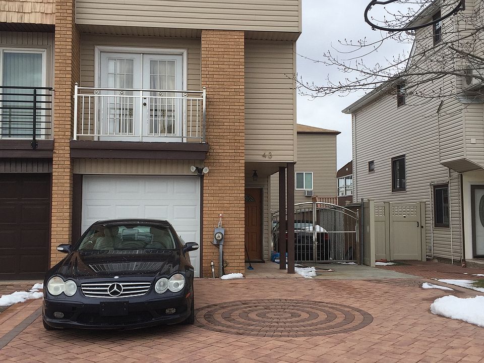 1st image of 43 Denker Pl