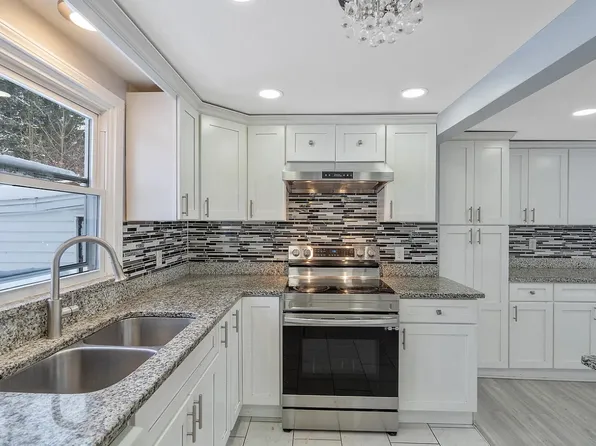 107 Drexler Ave S, Liverpool, NY 13088