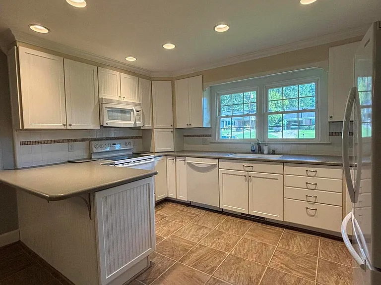 304 Ridge Rd NW — Photo 16